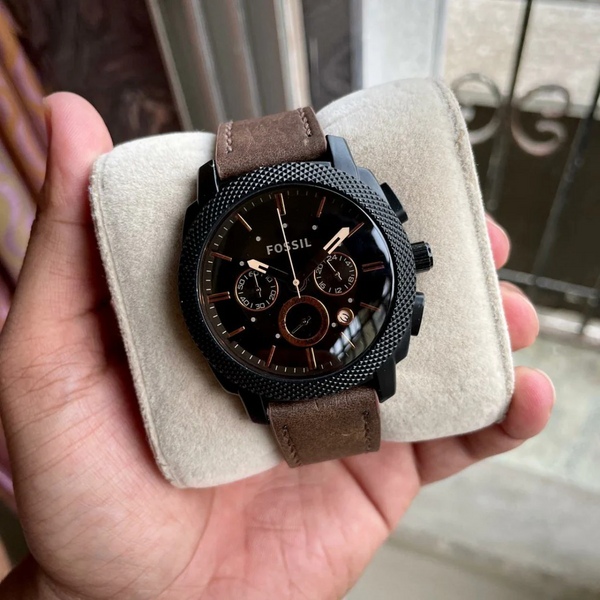 Stylish Black Dial Watch with Brown Leather Strap for Men